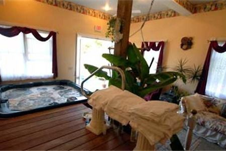 The Lion And The Rose Bed & Breakfast Whitefield Exterior photo