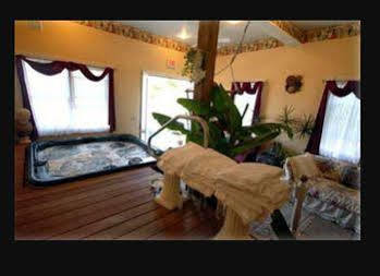 The Lion And The Rose Bed & Breakfast Whitefield Exterior photo